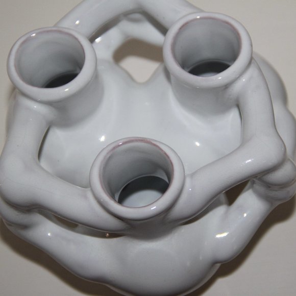 Vintage Met Museum “Unity” White Ceramic Decorative Candlesticks Holders a Pair - Picture 3 of 7